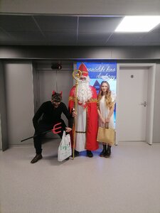 Pod oknom, za oknom, stojí mikuláš! - IMG_20231206_081421