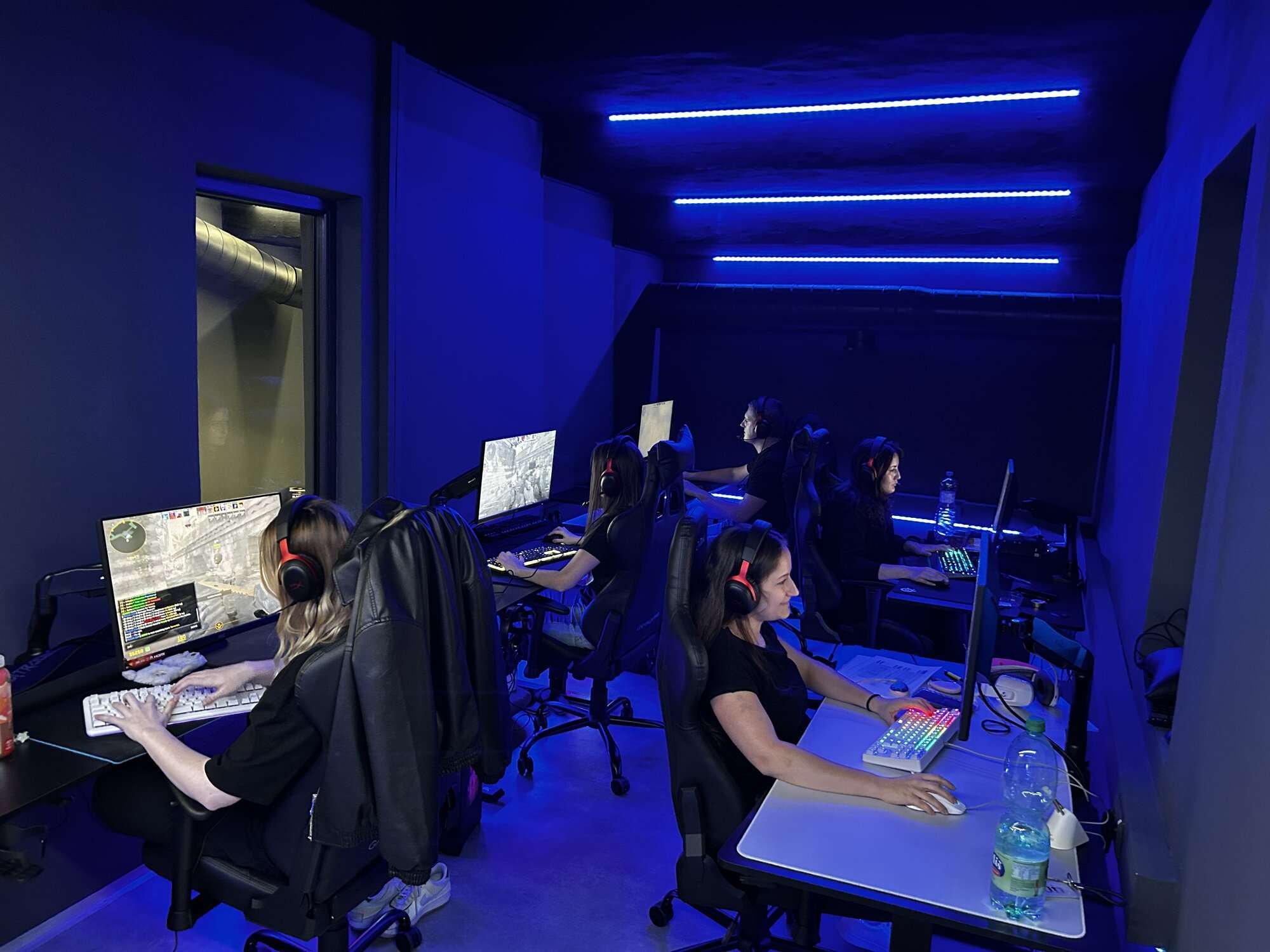 hráčky CS2 na FEI STU