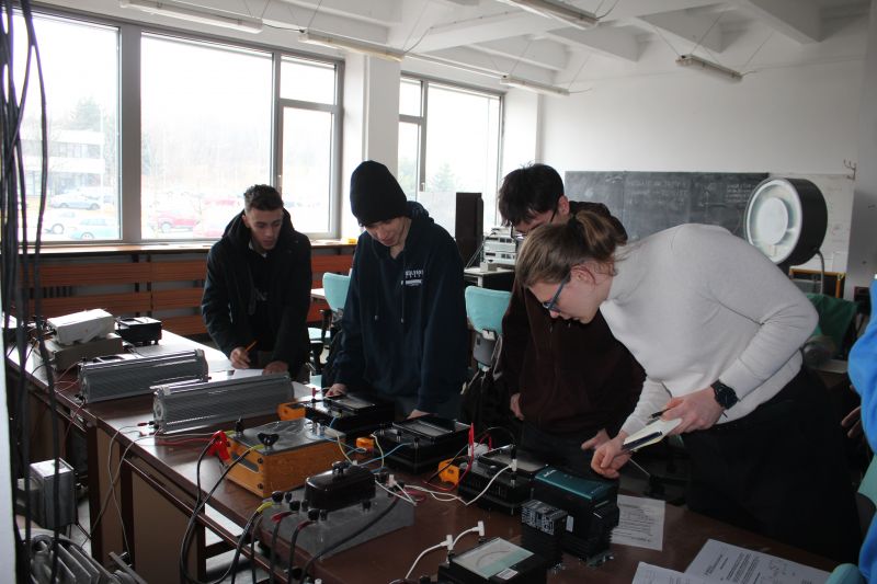 Deň na FEIke pre stredoškolákov